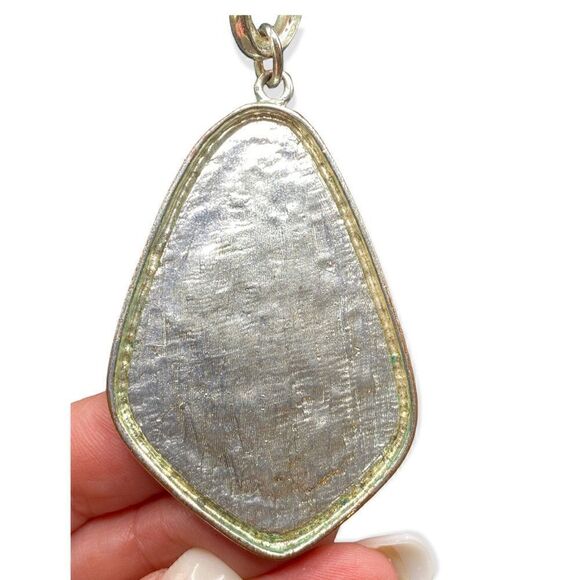 Silver tone mother of pearl drop necklace with small accent pieces adjustable - Picture 3 of 8